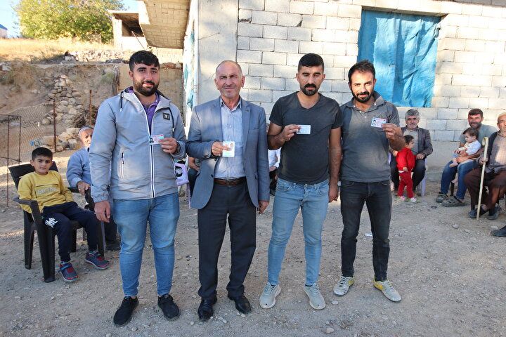 740 nüfuslu köyde herkesin soyadı aynı! 1