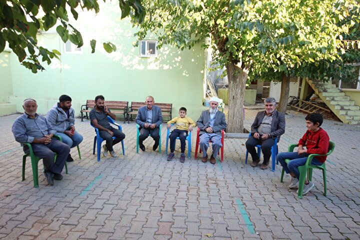 740 nüfuslu köyde herkesin soyadı aynı! 9