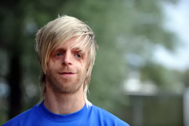 Ailesi yüzünü görünce hastanede bırakıp kaçmıştı! Hikayesini duyan gözyaşlarını tutamadı... 6