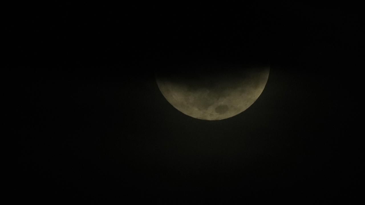 2025'ten önceki son kanlı Ay tutulması Dünya'dan böyle görüldü 11