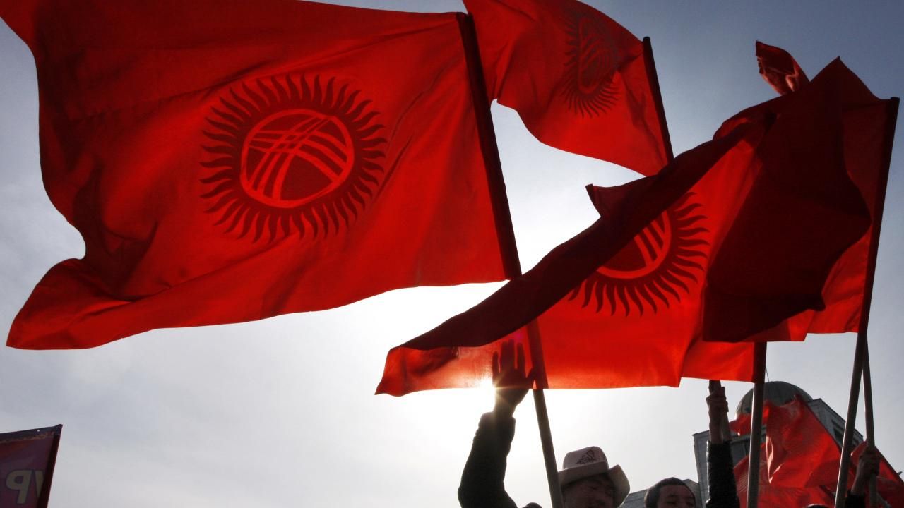 Türk devletlerinin bayraklarındaki 'gizli' mesajlar! O mesaja çok şaşıracaksınız... 12