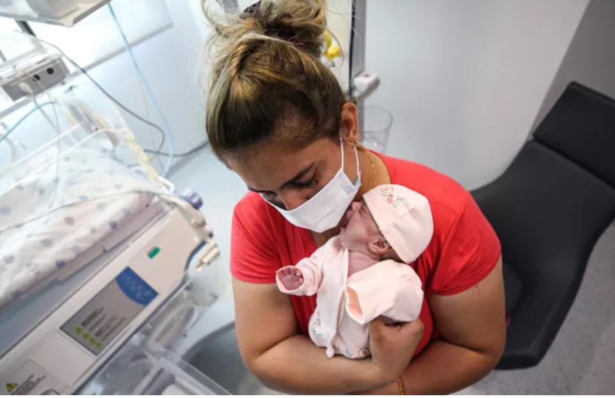 Yaşam şansı yüzde 1`in bile altındaydı: 600 gramlık 'parmak bebekten sevindirici haber 10