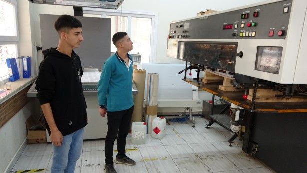 Fabrika gibi okul! Adeta para basıyor 3