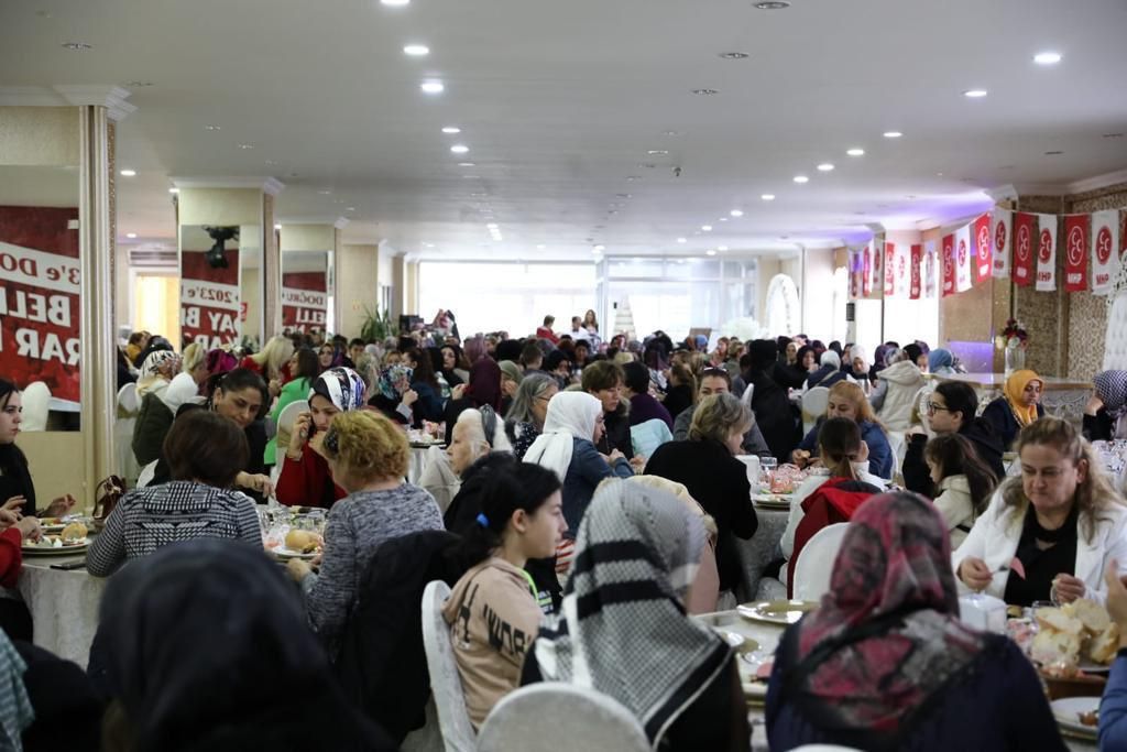 MHP Silivri'den 2000 kadınla "Aday Belli Karar Net" buluşması 1