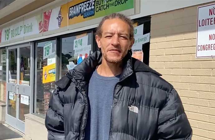 Milyon dolarlar kazanıyordu: Eski NBA yıldızı dilencilik yaparken görüntülendi! 1