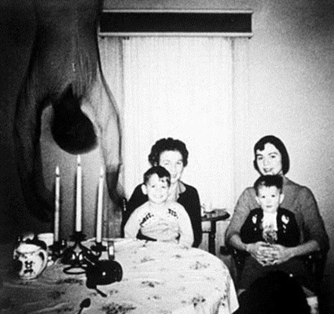 Dünya bu fotoğrafı konuşuyor! 80 yıl önce çekilen bu kareye kimse açıklama yapamıyor 27