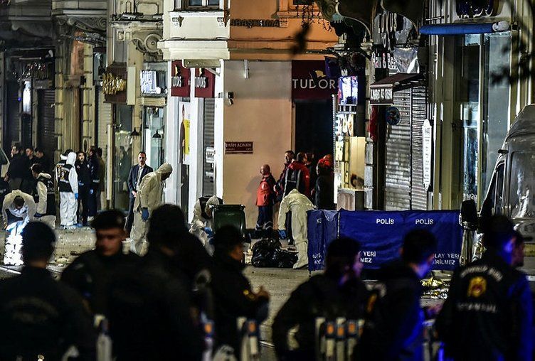 Ünlü oyuncu Taksim'deki patlamada kızını ve eski eşini kaybetti! 3