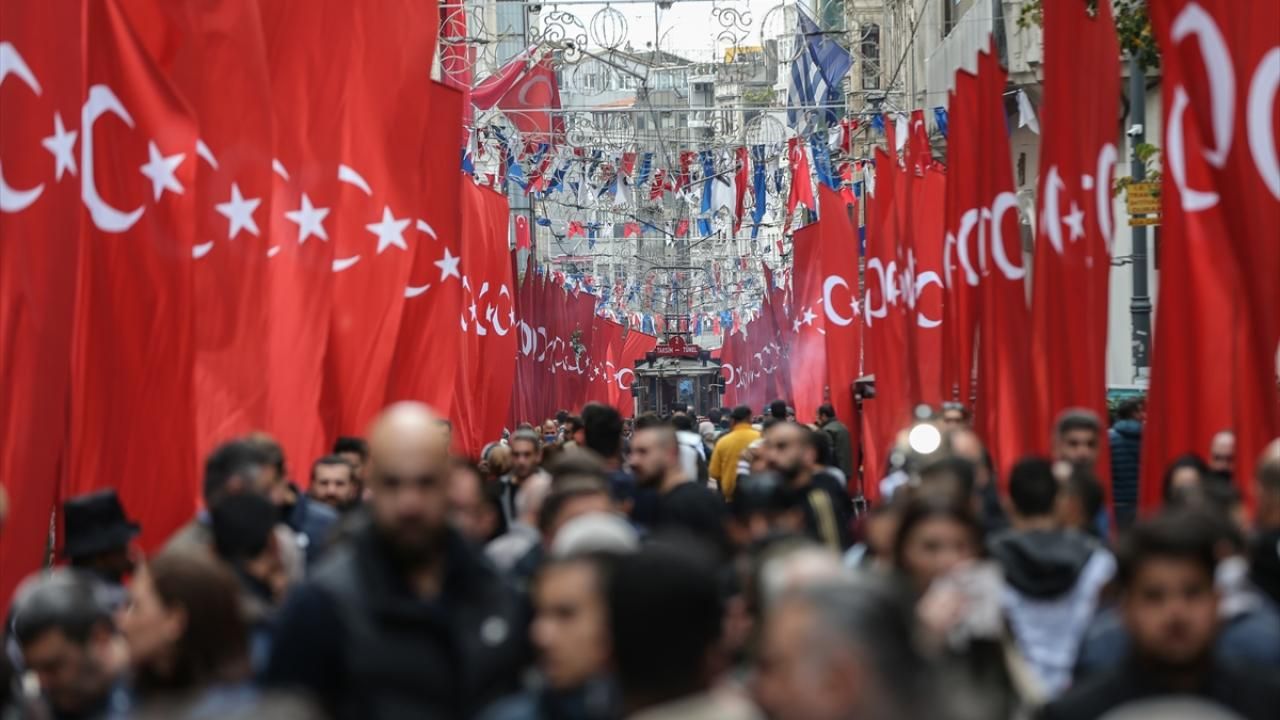 Teröre 'İstiklal' yanıtı: Cadde bayraklarla donatıldı 4