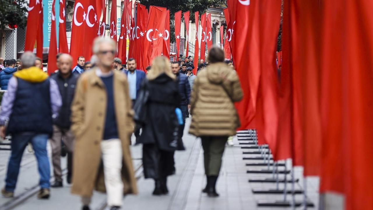 Teröre 'İstiklal' yanıtı: Cadde bayraklarla donatıldı 6
