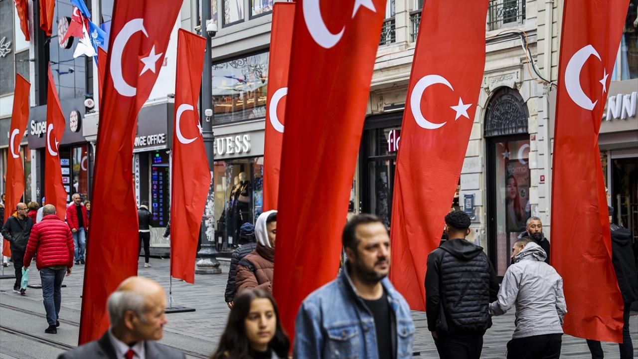 Teröre 'İstiklal' yanıtı: Cadde bayraklarla donatıldı 7