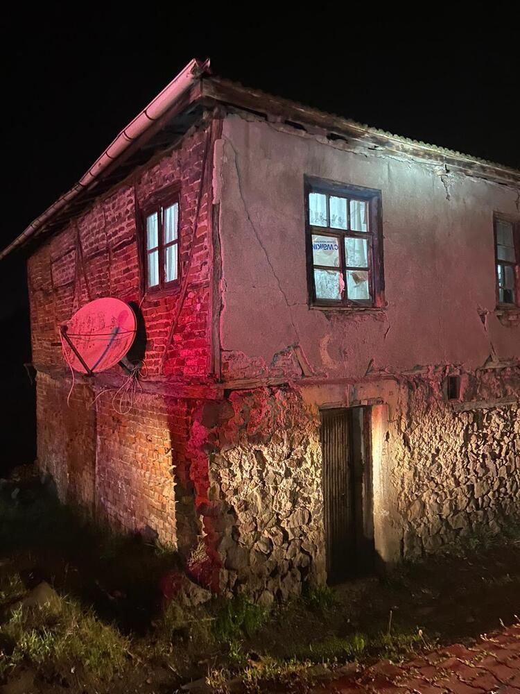Düzce'deki depremden tüm fotoğraflar 20
