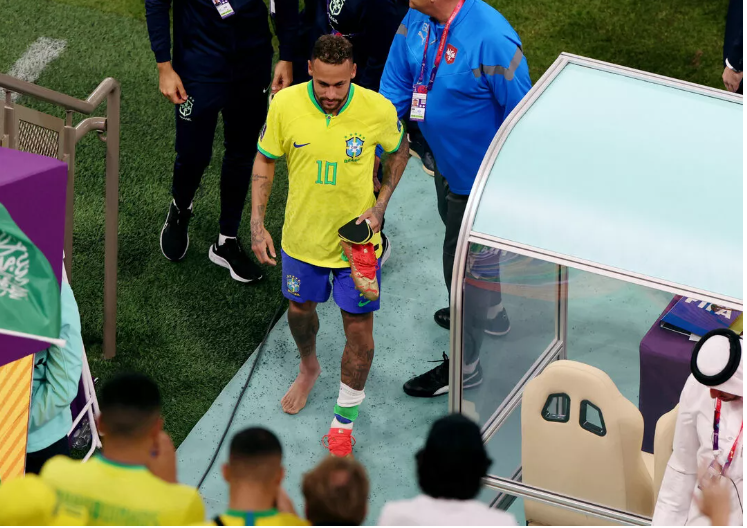 Neymar'ın bileğinin son halini görenler şaşkına döndü... Dünya Kupası'na devam edecek mi? 7