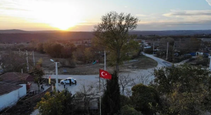 Bu köyde boş ev yok! Ülkenin dört bir yanından akın ediyorlar: Nedeni ise... 7