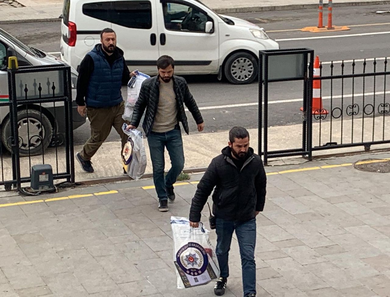 Devlet hastanesinde 1 yıldır görev yapıyordu! Sahte doktorun oyununu meslektaşları bozdu 10