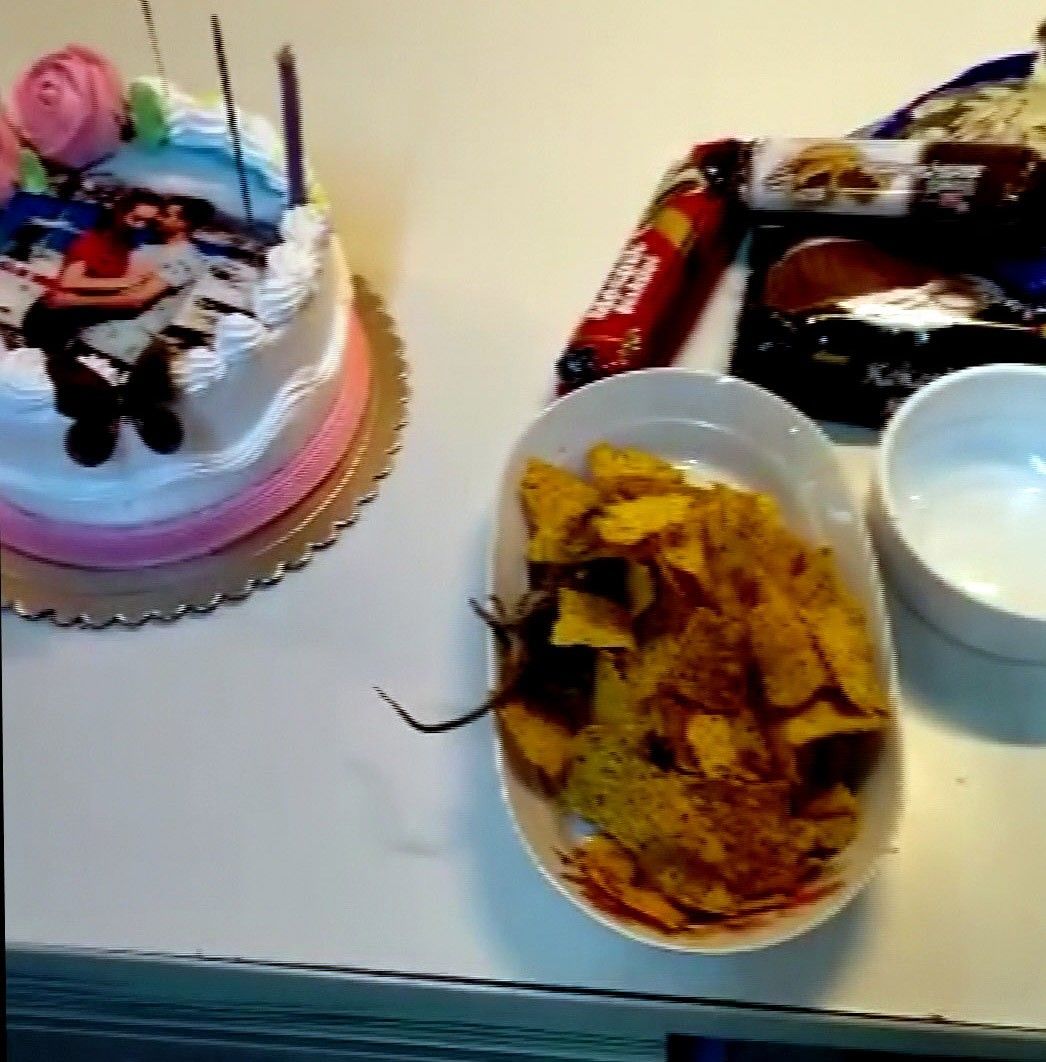 İğrenç olay! Cips paketinden fare ölüsü çıktı 1