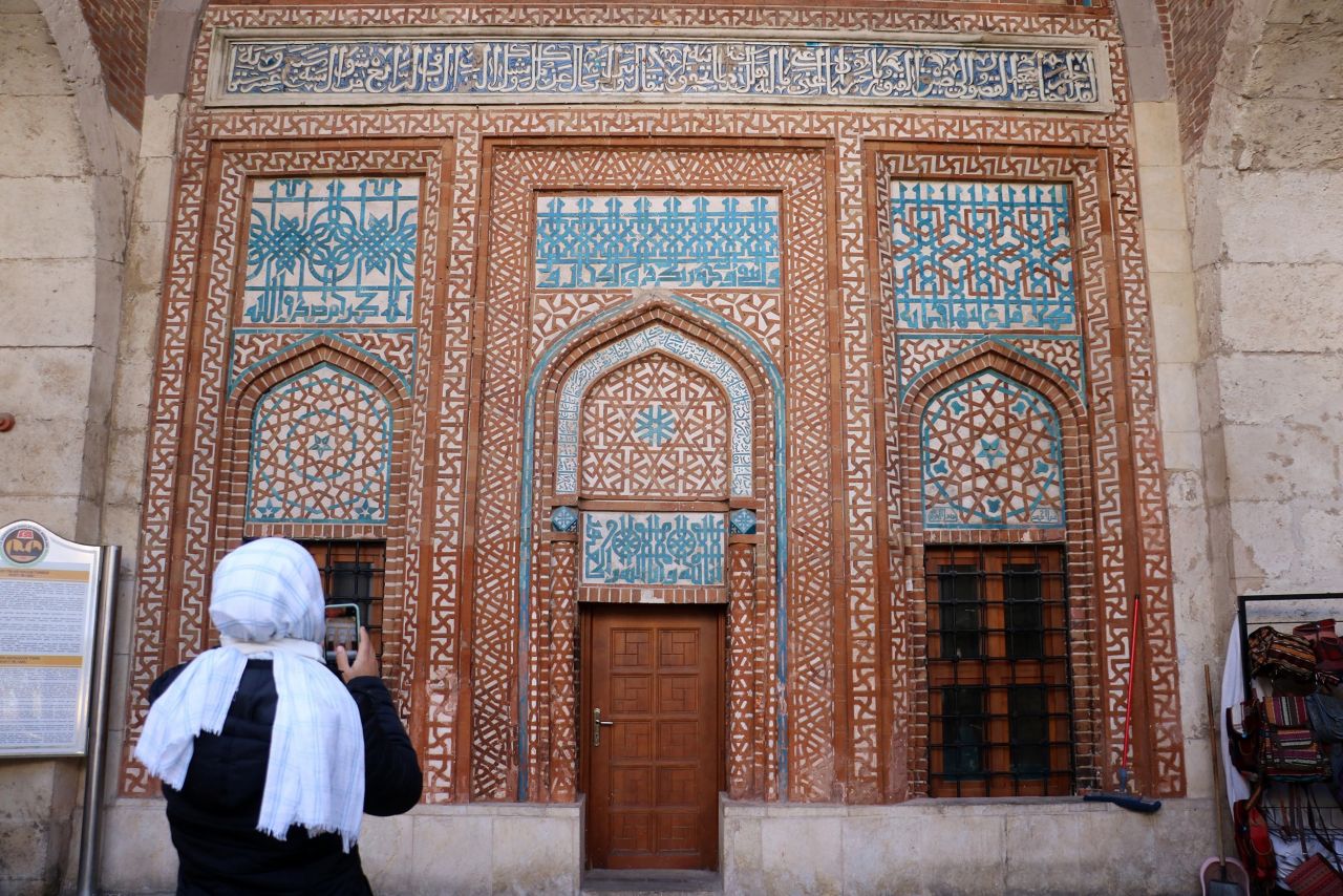 Vasiyeti ne zaman yerine getirilecek? Selçuklu sultanı hala bekliyor 4