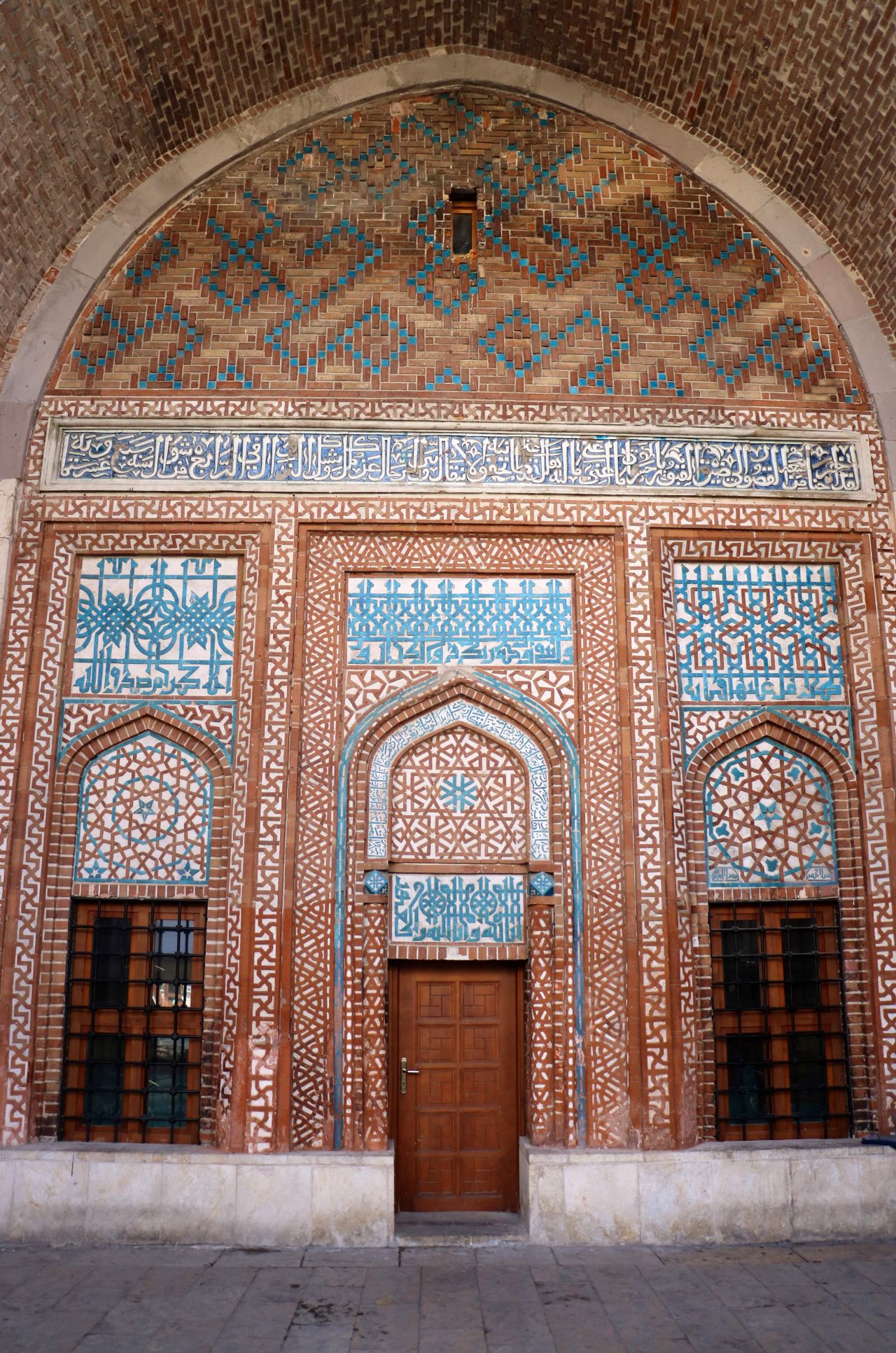 Vasiyeti ne zaman yerine getirilecek? Selçuklu sultanı hala bekliyor 5