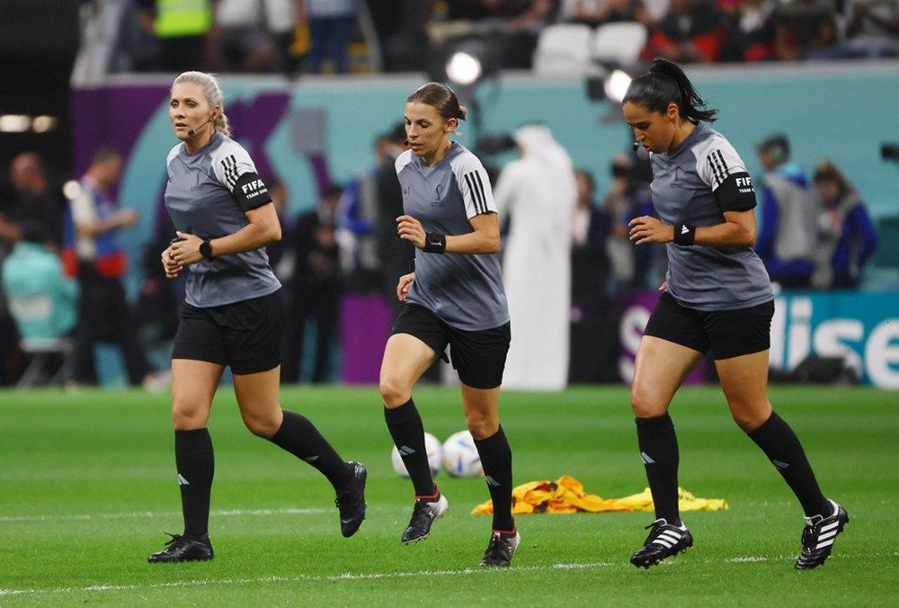 Stephanie Frappart ve yardımcıları Dünya Kupası tarihine geçti 2