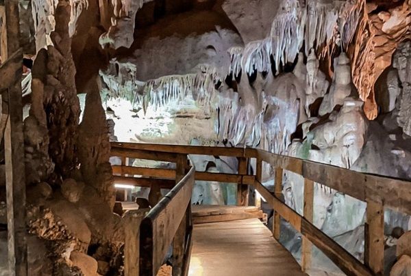 Her yıl binlerce kişi ziyaret ediyor! Bu saray 150 milyon yılda oluştu 11