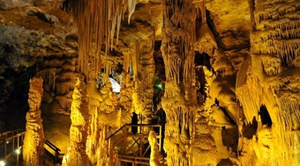 Her yıl binlerce kişi ziyaret ediyor! Bu saray 150 milyon yılda oluştu 4