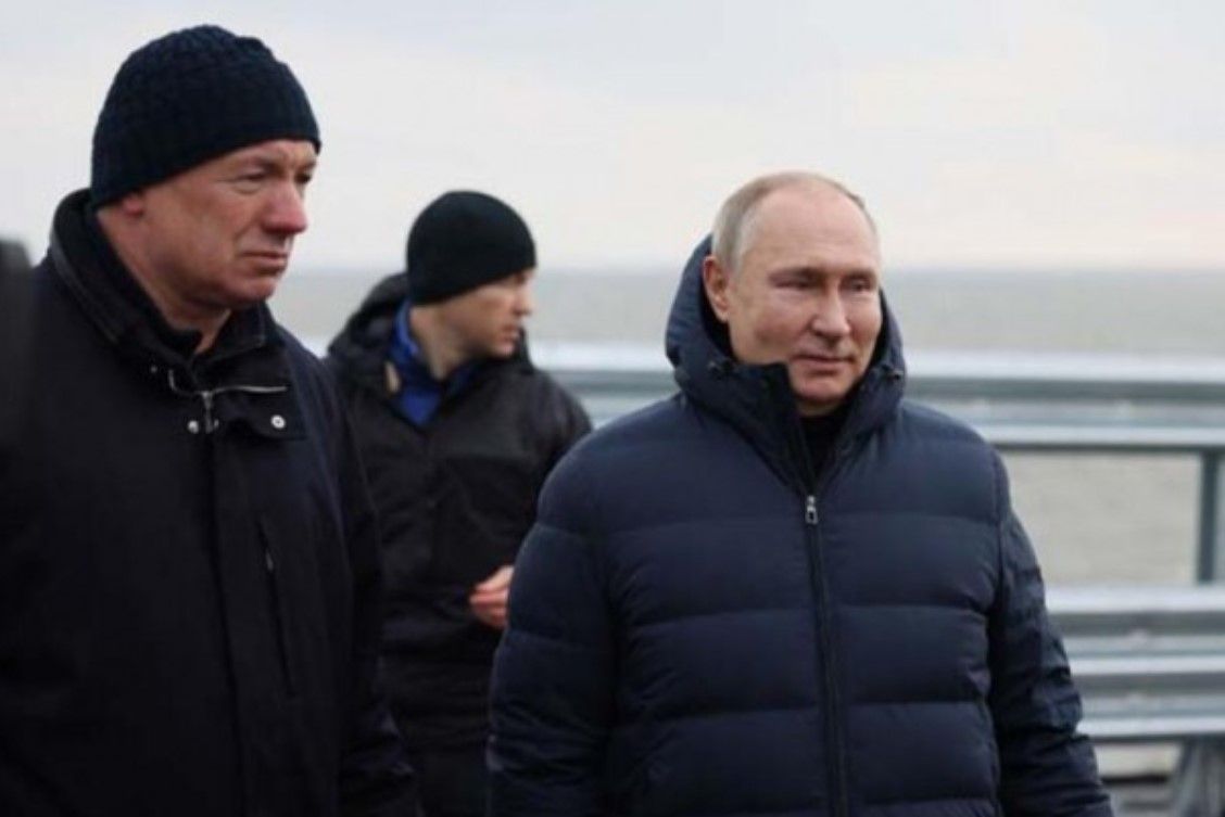 Kırım köprüsü üstünde gövde gösterisi yaptı! Üzerindeki montun fiyatı mesajın önüne geçti 5