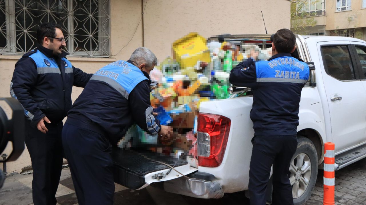 Aralarında bebek maması bile var! Böyle market olmaz olsun 2