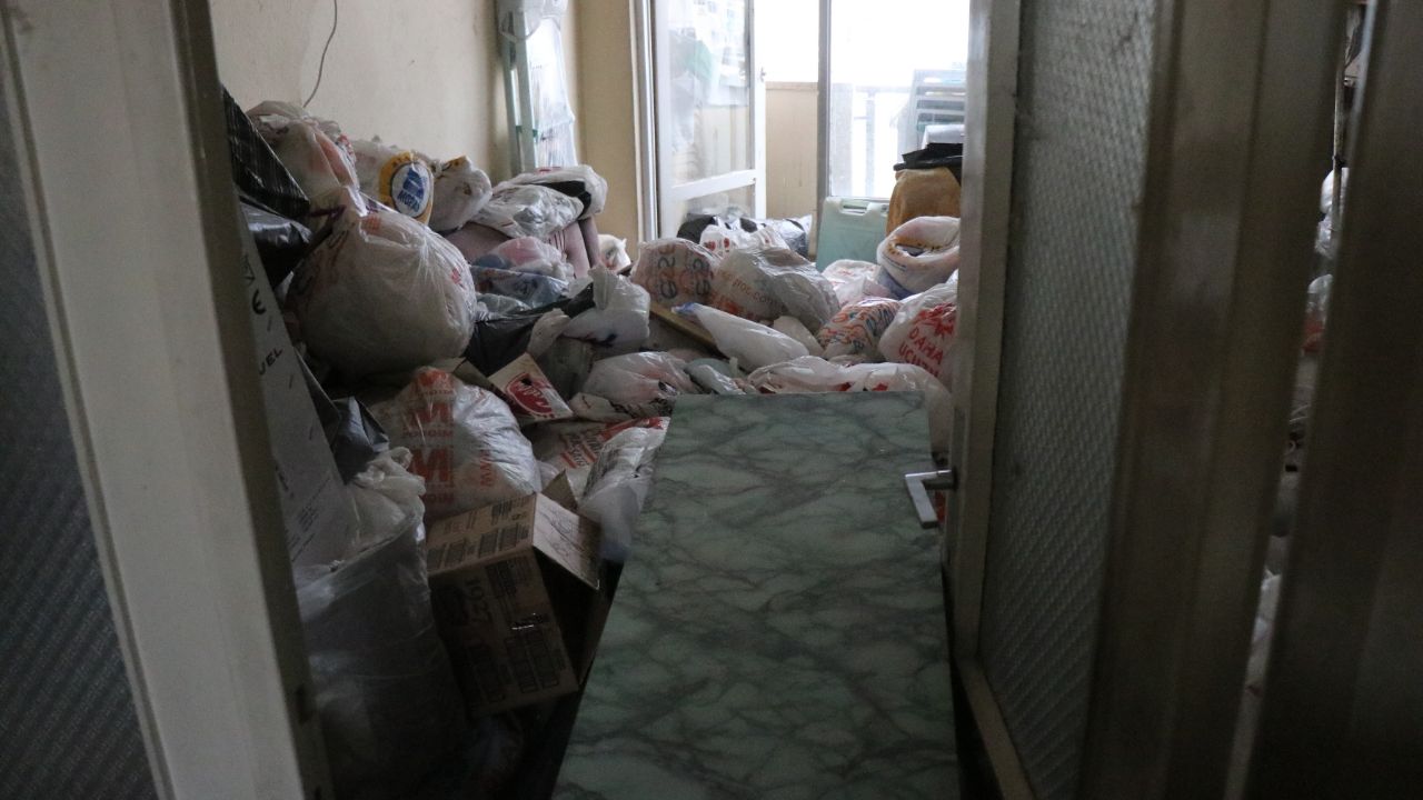 Cesedin çıktığı evdeki manzara görenleri şoke etti! 11