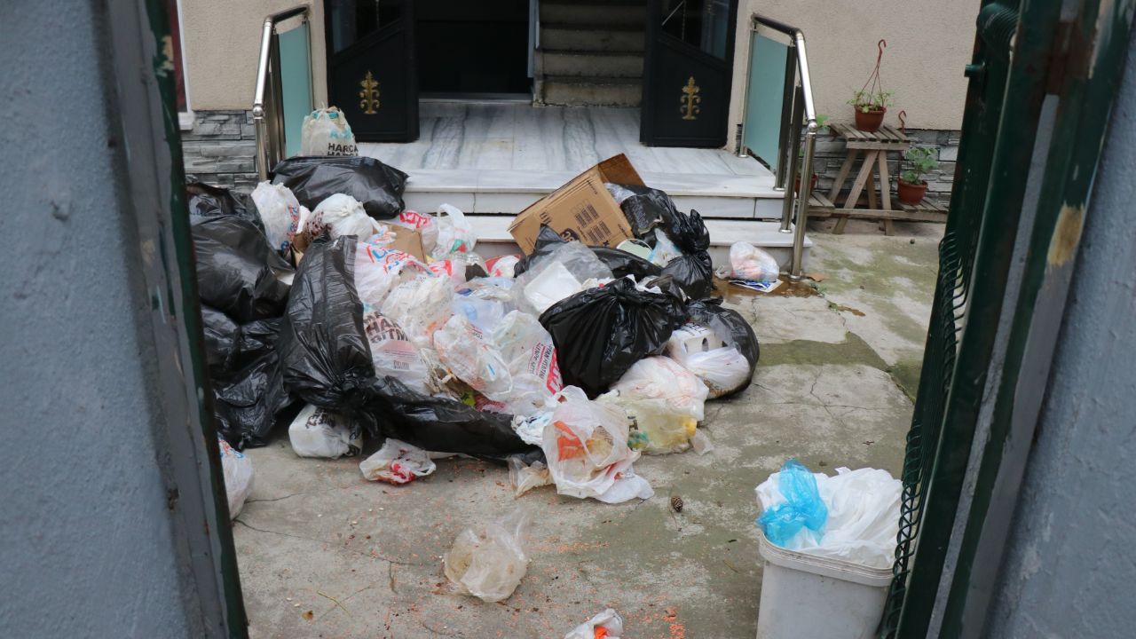 Cesedin çıktığı evdeki manzara görenleri şoke etti! 9