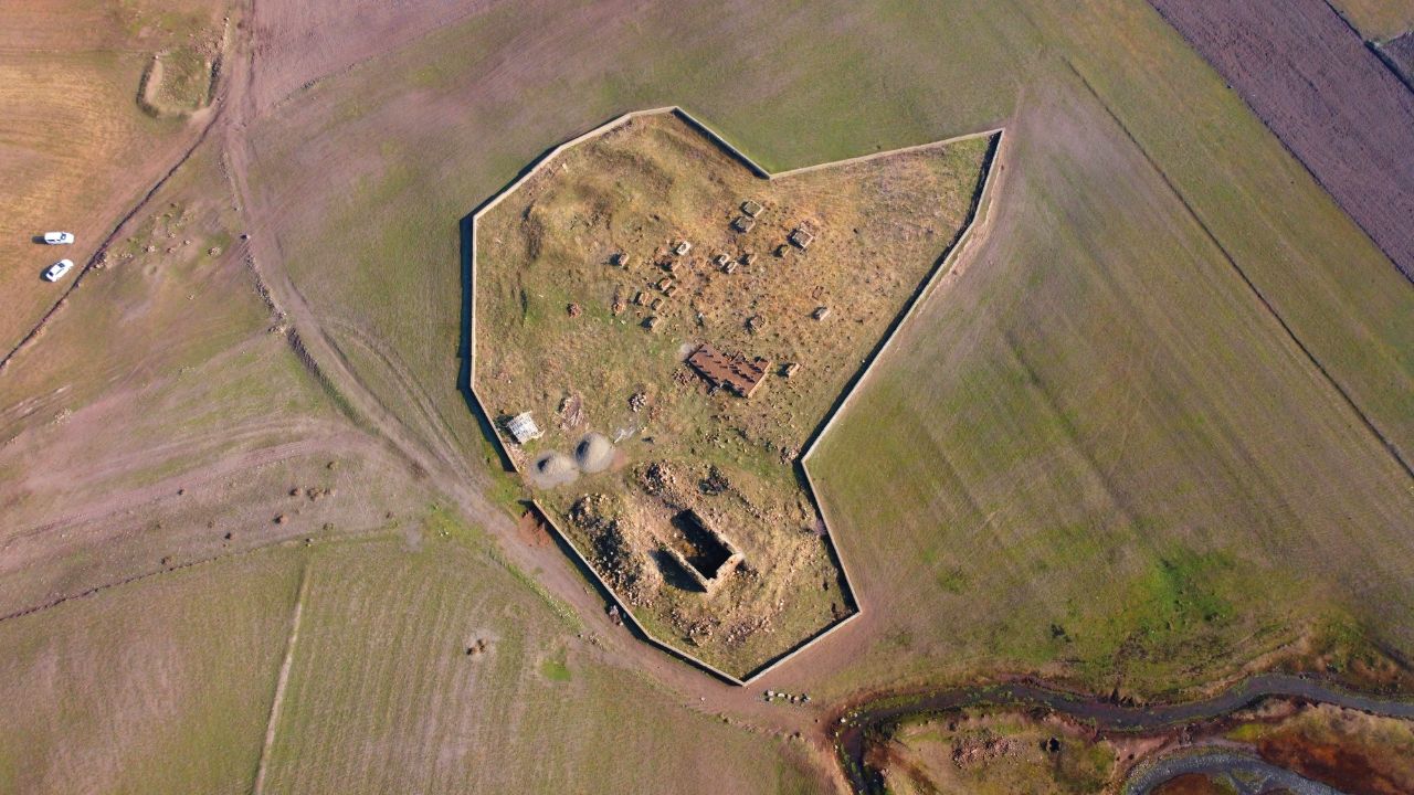 Tarihi hazine ortaya çıktı! Tam 556 yıllık 12