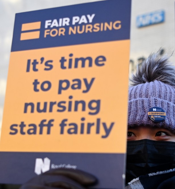 İngiltere'de 106 yıl sonra bir ilk! Binlerce randevu iptal ediliyor 4