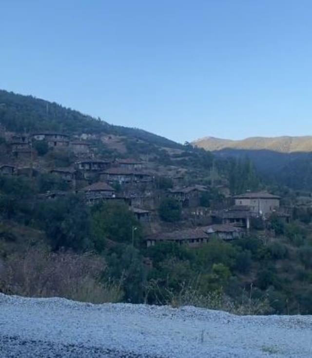 Türkiye'nin terk edilen esrarengiz köyünde kalan tek kadın konuştu: Gidin buradan, gece geliyorlar 2