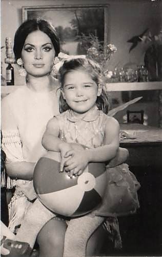 Gülümseten kareler! Yeşilçam efsanelerini hiç böyle görmediniz! 21