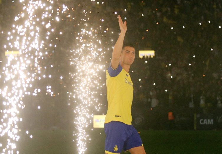 Ronaldo'nun yeni takımında büyük kavga! Soyunma odasında Aboubakar'dan Anderson Talisca'ya saldırı... 3