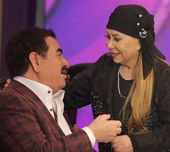 Türk Halk Müziği sanatçısı Bedia Akartürk’ten radikal karar! 12