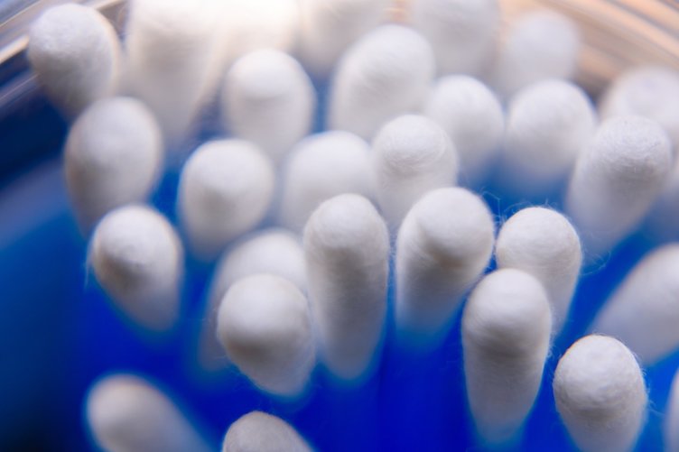 Herkes aynı hatayı yapıyor! Kulak temizlerken bunu yapmak yüz felci sebebi 10