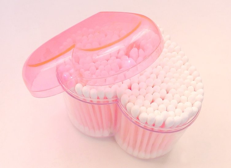 Herkes aynı hatayı yapıyor! Kulak temizlerken bunu yapmak yüz felci sebebi 6