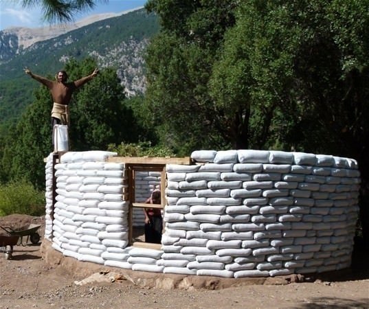 Kül, keçi kılı, çamur ve arpa samanı... Akademisyenin evi hayran bıraktı 40