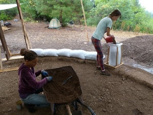 Kül, keçi kılı, çamur ve arpa samanı... Akademisyenin evi hayran bıraktı 38