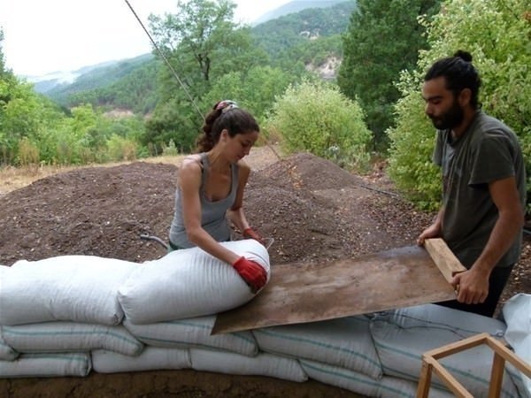 Kül, keçi kılı, çamur ve arpa samanı... Akademisyenin evi hayran bıraktı 24