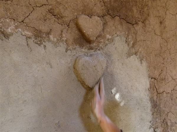 Kül, keçi kılı, çamur ve arpa samanı... Akademisyenin evi hayran bıraktı 26