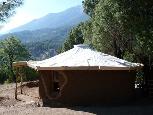 Kül, keçi kılı, çamur ve arpa samanı... Akademisyenin evi hayran bıraktı 17