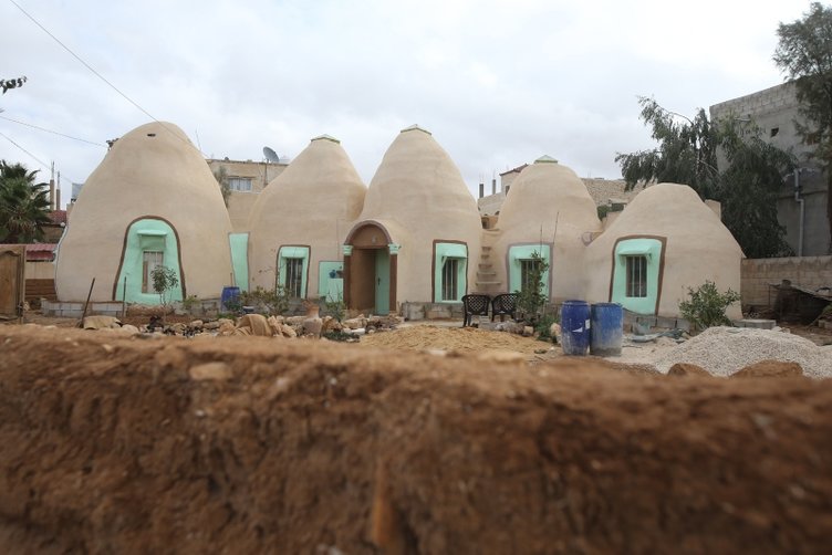 Kül, keçi kılı, çamur ve arpa samanı... Akademisyenin evi hayran bıraktı 56