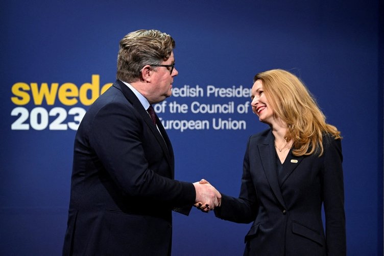 İsveçli Bakan'ın zor anları! Türkiye sorusunu duyunca nereye bakacağını şaşırdı 10