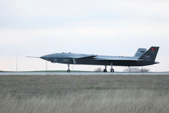 Tarihi fotoğraf ortaya çıktı! Bayraktar kardeşler, 2009 yılında Erdoğan'a İHA'ları böyle anlatmış 4