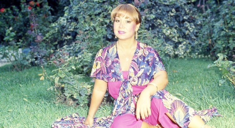 Türk Halk Müziği sanatçısı Bedia Akartürk’ten radikal karar! 9