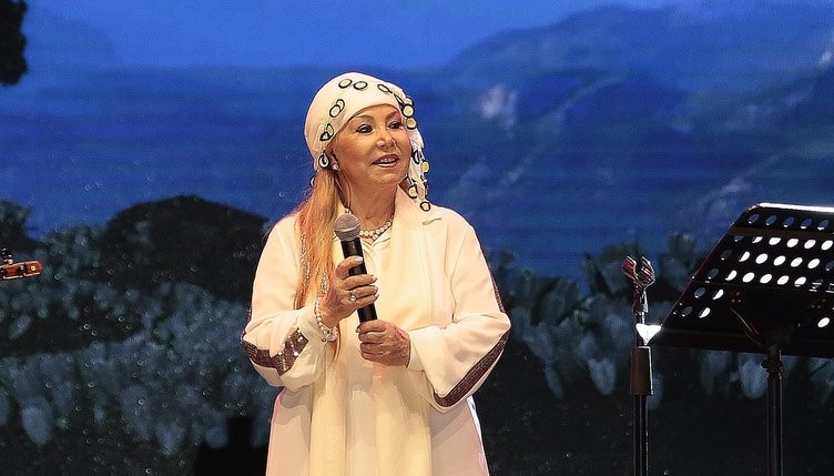 Türk Halk Müziği sanatçısı Bedia Akartürk’ten radikal karar! 4