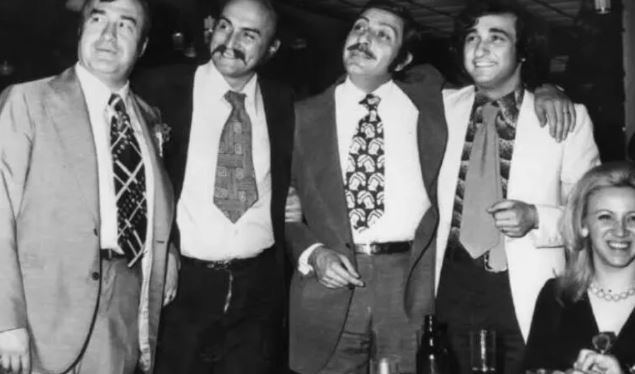 "Bu fotoğrafları albümden buldum... Ne çok mazi paylaştık seninle!" 21