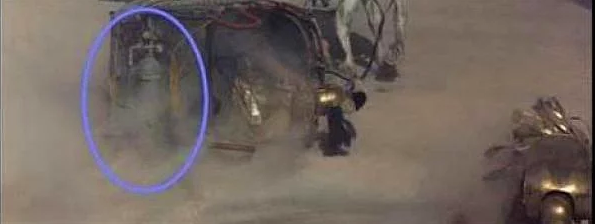 En dikkatlisi bile fark edemiyor, işte kimsenin fark edemediği film hataları 18