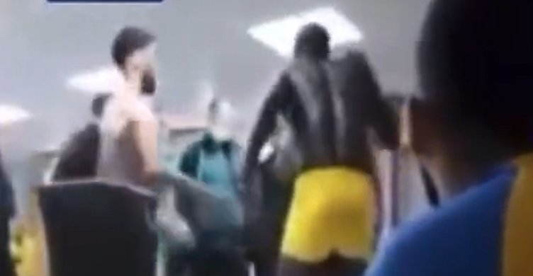 Ronaldo'nun yeni takımında büyük kavga! Soyunma odasında Aboubakar'dan Anderson Talisca'ya saldırı... 9