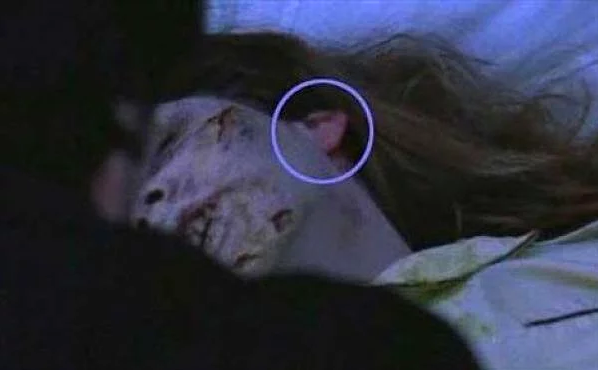 En dikkatlisi bile fark edemiyor, işte kimsenin fark edemediği film hataları 14